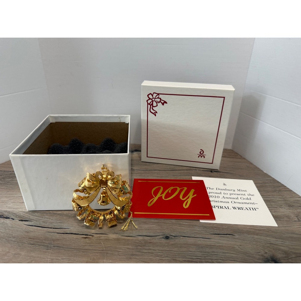 2010 Danbury Mint 23kt Gold Plated 3-D Spiral Wreath Christmas Ornament